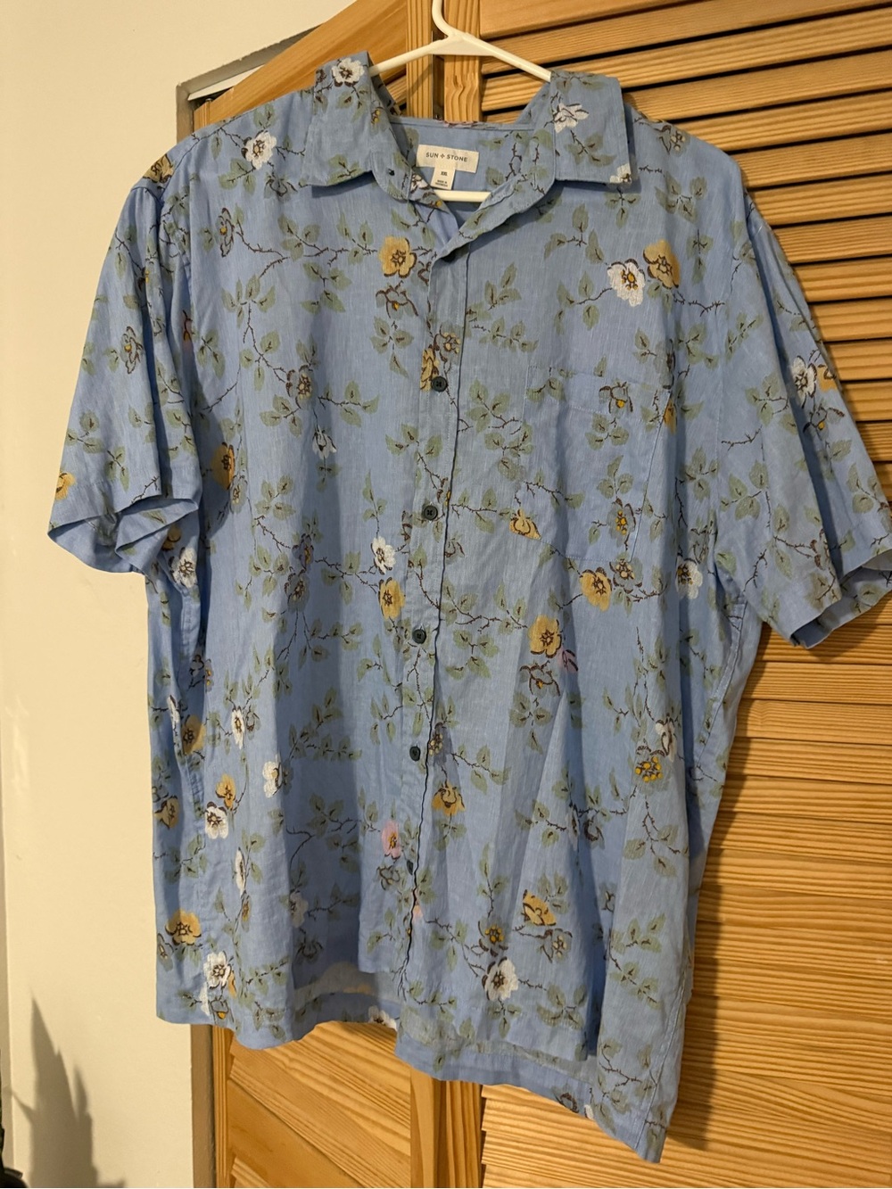 Sun + Stone Light Blue Floral Short-Sleeve Button-Down Shirt